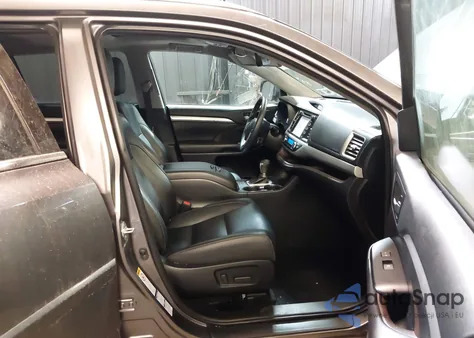 2019 Toyota Highlander Xle from USA, damaged, VIN 5TDJZRFH1KS593492